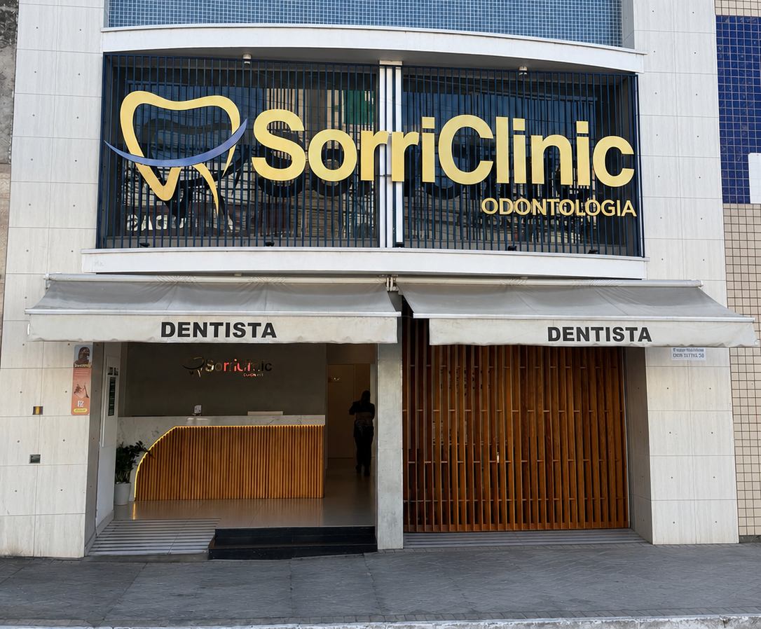 Fachada da SorriClinic no Centro de Pouso Alegre